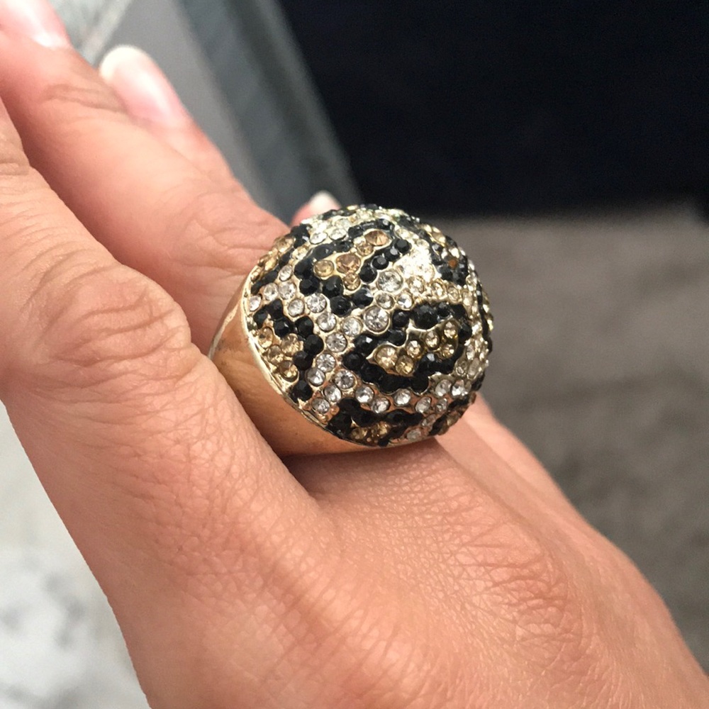 Round Leopard Express Ring